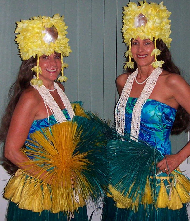 Hula Shows Featuring Two Hula Dancers.
<BGSOUND SRC=